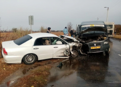 Четыре женщины пострадали в аварии с Mitsubishi, маршруткой и автобусом в Волгоградской области