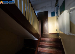 Обезвоженную волгоградку на грани смерти вызволили из запертой квартиры 