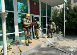 МЧС прибыло к главку Росгвардии в Волгограде