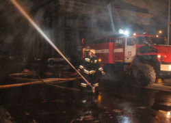 В центре Волгограда потушили пожар у элитной школы