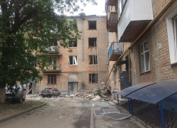 На видео попал внутренний двор рухнувшего жилого дома в Волгограде