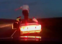 Водитель на самодельном кабриолете ВАЗ-2106 устроил погоню в Камышине от полиции: опубликовано видео