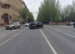 В центре Волгограде в ДТП пострадала 8-летняя школьница