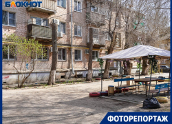 Манекены и капище посреди: странный двор на Ангарском в Волгограде в 23 фотографиях