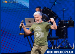 Волгоградцы оторвались под хиты Газманова и Дайнеко: фоторепортаж с концерта