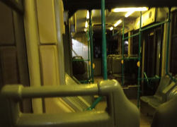 Молодой волгоградец умер в трамвае под роковым номером 