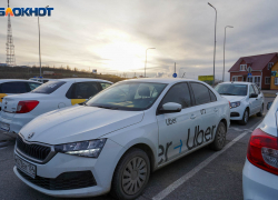 Водитель такси умер за рулем в центре Волгограда