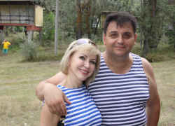 Жена бегающего от тюрьмы олигарха Олега Михеева пошла работать за 30 тысяч