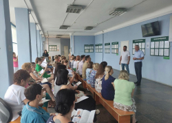 Кандидаты-единороссы лишают волгоградских бюджетников обеда и отдыха 