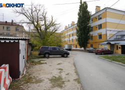 Реаниматологи спасают уединившуюся в гараже волгоградскую парочку