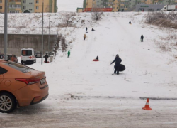 Под Волгоградом девочка-подросток попала в больницу после катания на тюбинге