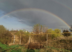 Двойная радуга как символ удачи зависла над Волгоградом после дождя с градом