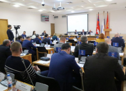 Волгоградцы выступили за роспуск гордумы на фоне фекальной ЧС