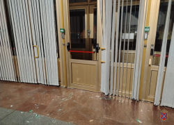 На разбившего стекла в музее-панораме приезжего завели уголовное дело в Волгограде 