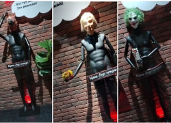 Волгоградцев шокировало заведение с красными фонарями и «обнаженкой» в витрине