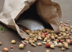 Трое подростков до полусмерти избили таксиста в Волгограде из-за пакета с едой 