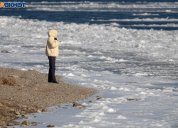 «На ледоколе еду домой»: речной трамвай на замерзшей Волге удивил волгоградцев 