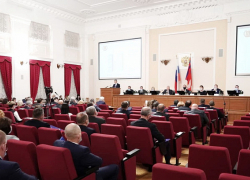 Раскол КПРФ и слив эсеров: как Волгоградская облдума вводила штрафы за нарушение QR-режима