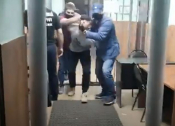Опубликовано видео этапирования убийцы 17-летнего студента ВолгГМУ