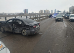 Три волгоградки ранены в ДТП на «танцующем мосту» через Волгу