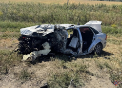 Страшная авария с фурой оборвала жизнь 13-летнего под Волгоградом