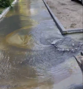 В Волгограде затопило проспект Жукова: видео хлынувшей воды