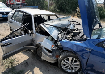 Семь человек пострадали в ДТП на юге Волгограда: семья ехала на море