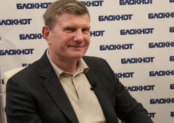 Мертвецы лежат со счастливыми лицами: альпинист с госдумовским прошлым рассказал про похороны в горах