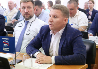 Скрытые таланты припомнили депутату гордумы с двумя красными дипломами в Волгограде