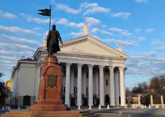 Обещание 20-летней давности о переносе памятника в центре Волгограда исполнили власти 