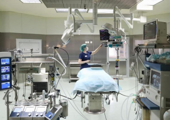 Волгоградские нейрохирурги провели уникальную операцию и спасли многодетную мать