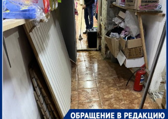 В Волгограде три магазина затопило фекалиями после коммунального ЧП: видео