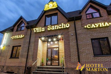 Уютный и вместительный хамам с большим бильярдом и бассейном. 