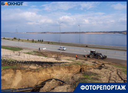 Склон размыло у Волги в центре Волгограда после мегаливня