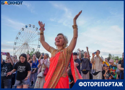 Триста килограммов фруктов и огненная колесница счастья: чем запомнился День индийской культуры в Волгограде