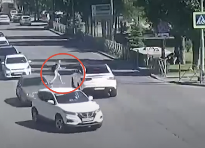 «Безмоглых не жалко»: 11-летнюю волгоградку обвинили в ДТП — её сбил Mercedes на зелёной «зебре»