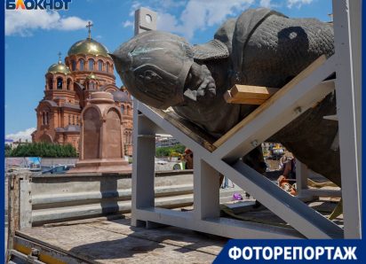 В центре Волгограда демонтировали памятник Александру Невскому