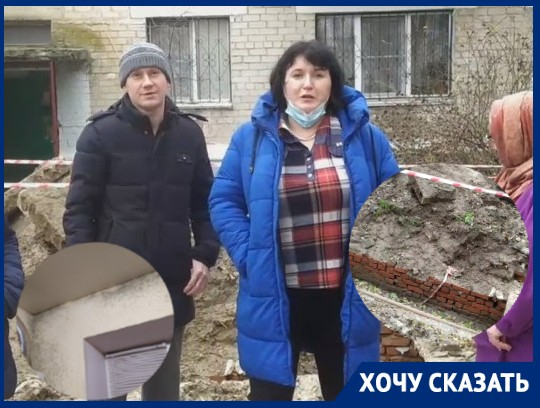 Мать пятерых детей третью неделю живет в плесени из-за потопа в Волгограде
