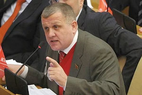 Волгоградский депутат-единоросс пригрозил надрать задницу первому заместителю Геннадия Зюганова