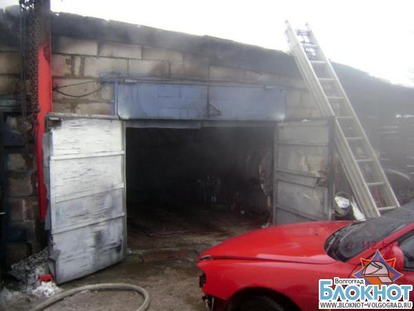 В Советском районе Волгограда горел гараж