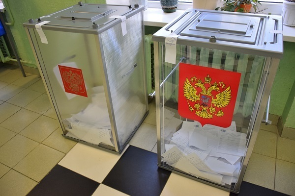 В Волгограде бюджетников пригоняли для голосования на праймериз, - депутат