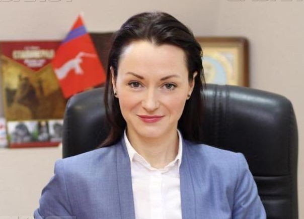 Елена Слесаренко променяла должность председателя молодежного комитета на «Юнармию»