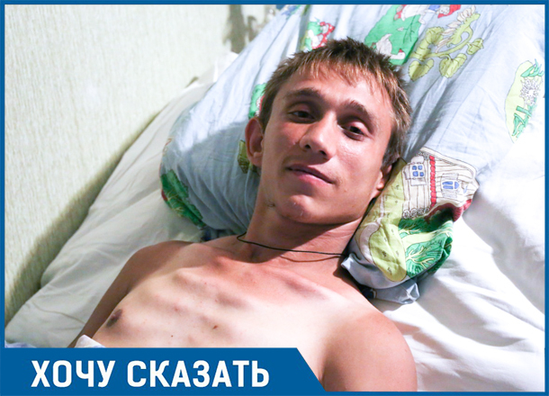 25-летний инвалид заточен в квартире из-за препятствий в подъезде дома Волгограда
