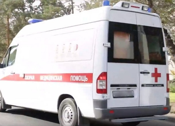 Пенсионер на Mitsubishi Lancer  задавил свою супругу на севере Волгограда
