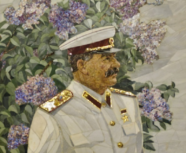Полудрагоценный Сталин достался Волгограду в конце 50-х годов прошлого века