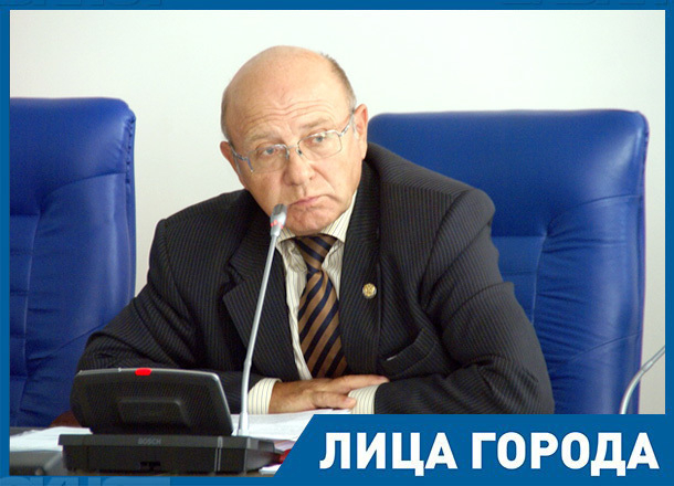 Бочаров погасил распри и войны, но не может справиться с экономическим падением региона, - депутат Владимир Попов