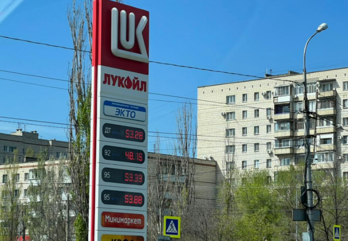В Волгоградской области отчитались о «замороженных» ценах на бензин