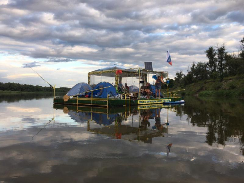 Плавучий коттедж: как круто отдохнуть по живописным местам в Волгоградской области