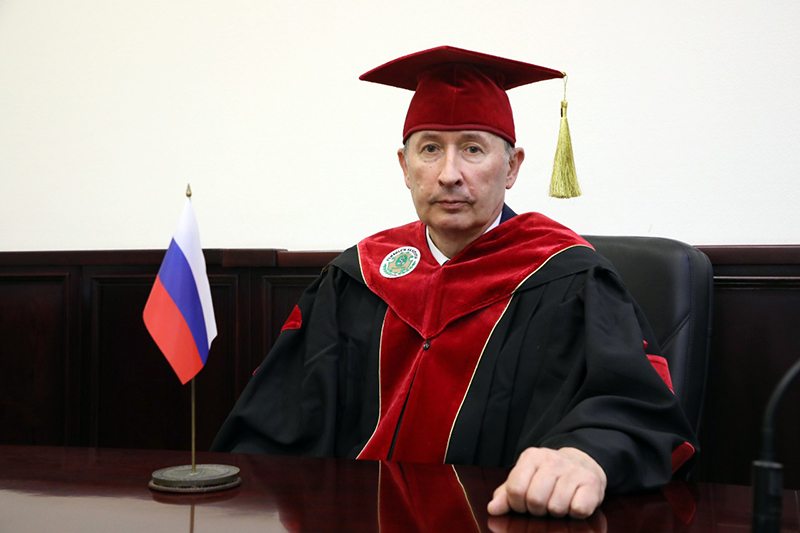 Юрию Лопатину присвоено звание «Почетный профессор»