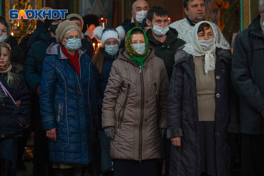 Барьер в 37 тысяч зараженных COVID-19 перешагнула Волгоградская область 7 января